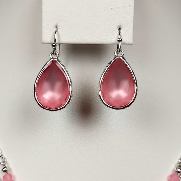 NIB AVON 2 TIER SILVER TONE SAND DOLLAR NECKLACE AND EARRING SET (PINK) - Picture 7 of 14